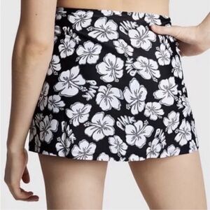 ✨PINK Victoria's Secret Black & White Floral  Cover-up Swimsuit Skirt-XXL